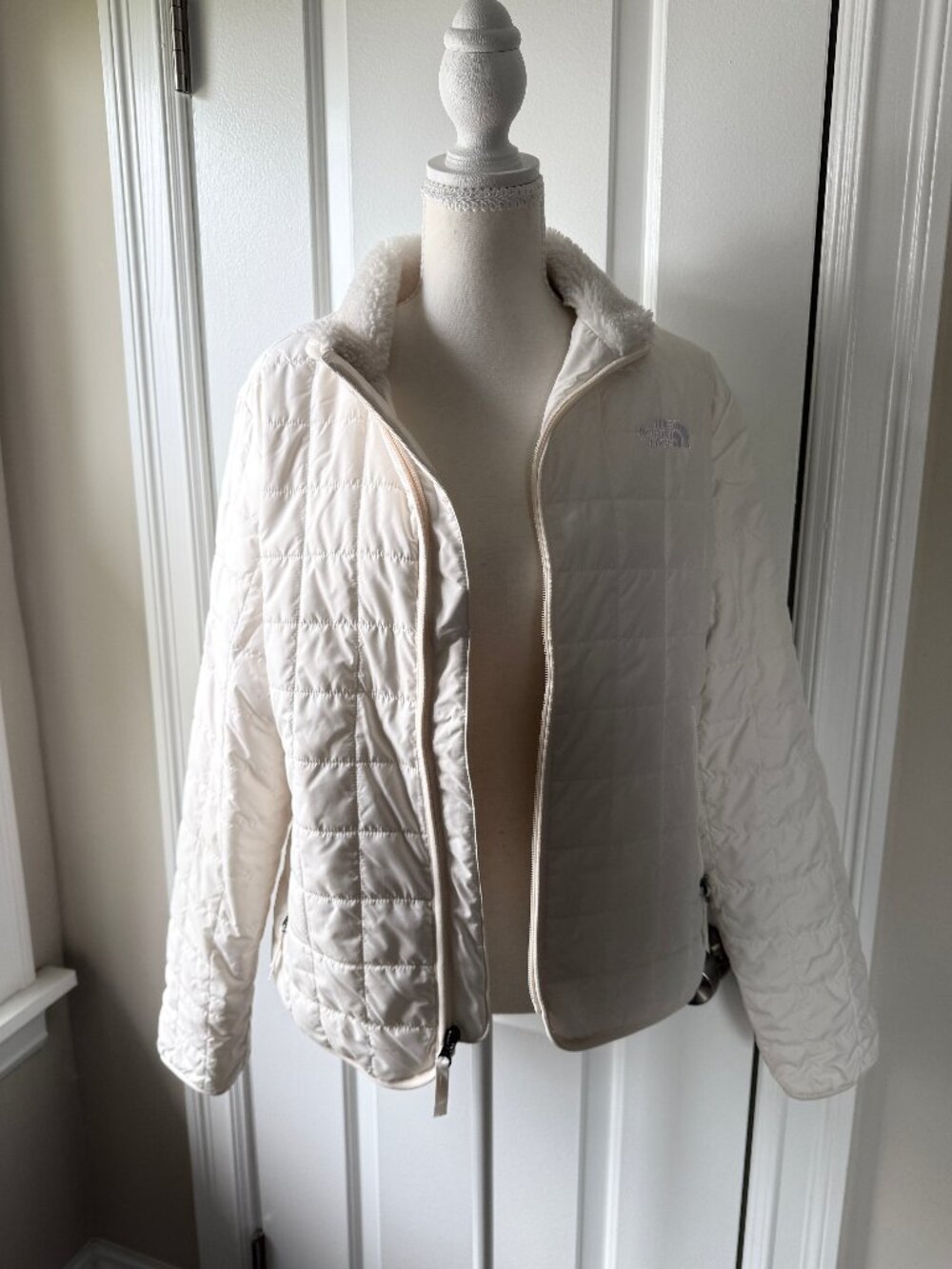 The North Face Off White Quilted Jacket Sherpa Fleece Collar Medium